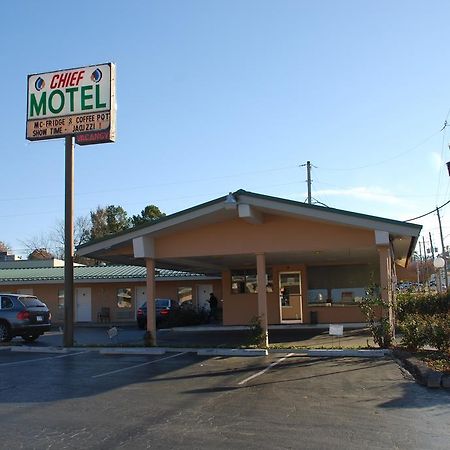 Chief Motel Фейетвилл Экстерьер фото