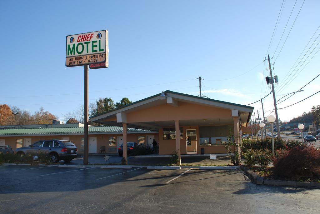 Chief Motel Фейетвилл Экстерьер фото